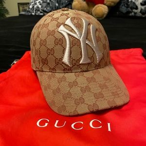 Gucci NY Yankees hat *NWT*